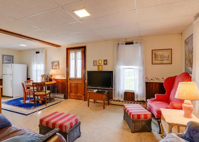 Lawrenceville Apartment With Deck Near Gaming Lands!