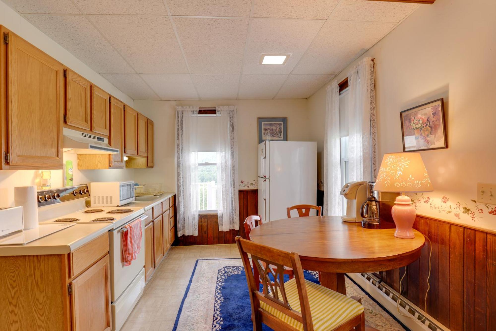With Deck Near Gaming Lands! Lawrenceville