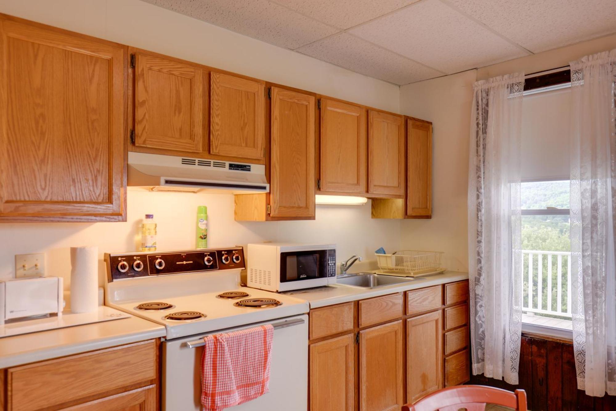 With Deck Near Gaming Lands! Apartment *