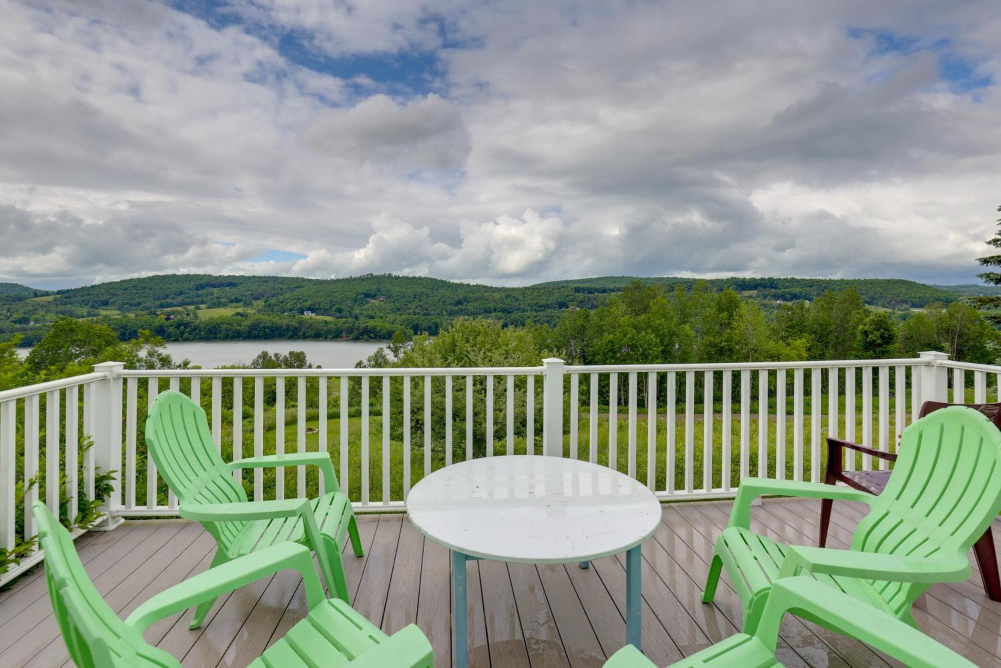 With Deck Near Gaming Lands! Apartment Lawrenceville